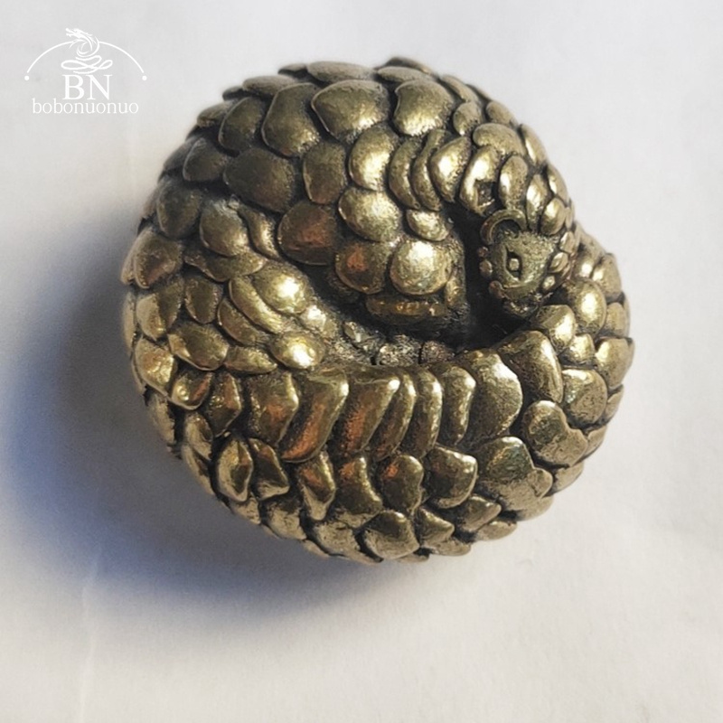 Solid Brass Spherical Pangolin - Retro Gaming Decor ulasan dan harga